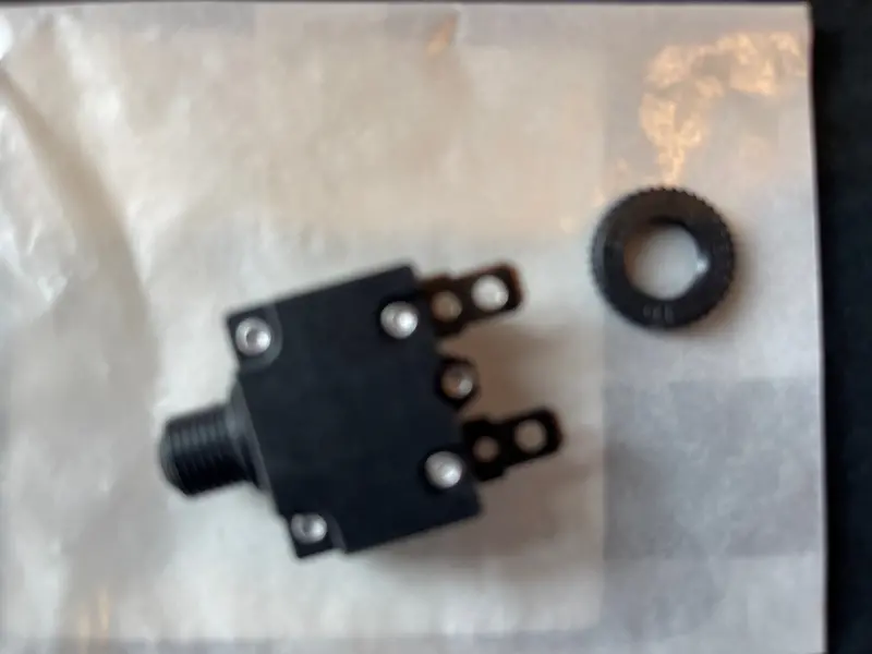 15 Amp Circuit Breaker (Parts For Heatwave) 1