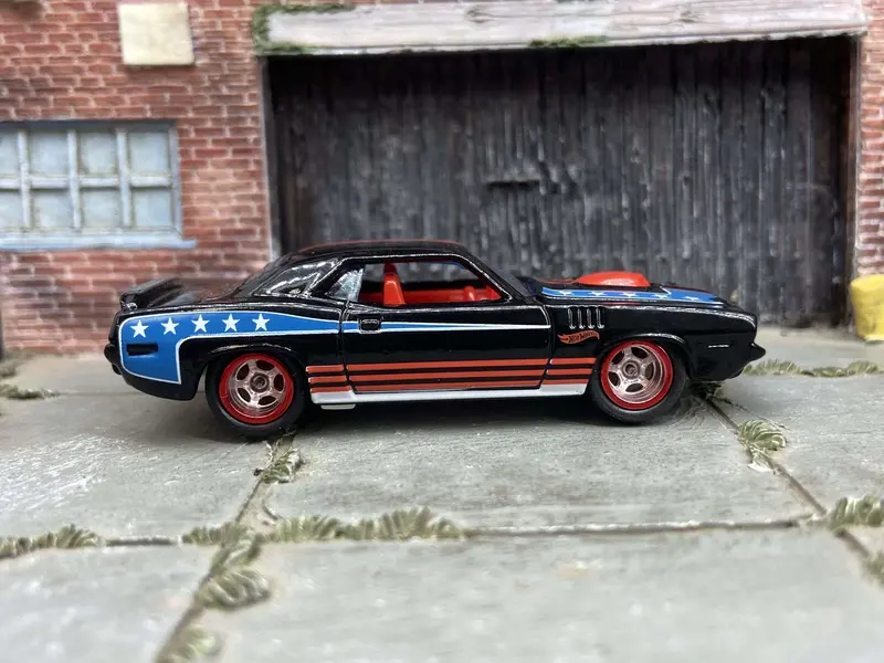 Custom Hot Wheels 1971 Plymouth Hemi Cuda Red - White And Blue! With Chrome And Red 5 Spoke Race Wheels With Rubber Tires 1