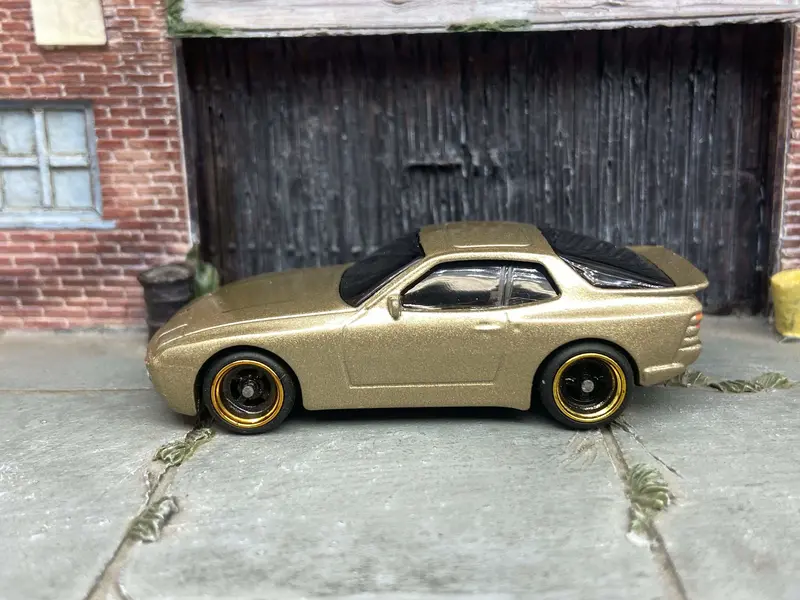 Custom Hot Wheels 1989 Porsche 944 Turbo In Gold With Black And Gold 4 Spoke Wheels With Rubber Tires 1