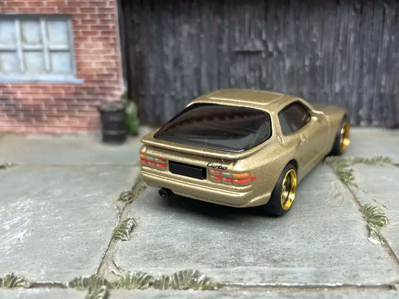Custom Hot Wheels 1989 Porsche 944 Turbo In Gold With Black And Gold 4 Spoke Wheels With Rubber Tires 2