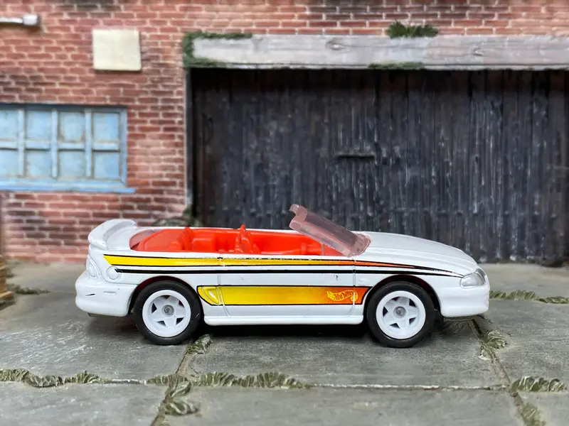 Custom Hot Wheels - 1996 Mustang Gt Convertible - White, Orange And Yellow - White Mag Wheels - Rubber Tires 1