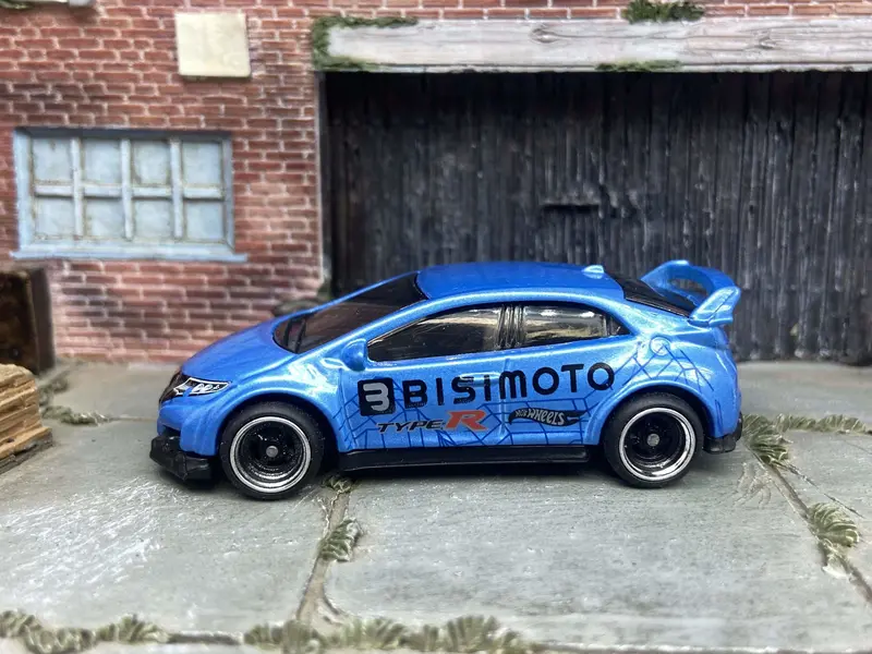 Custom Hot Wheels 2016 Honda Civic Type R In Bisimoto Blue With Black And Chrome 4 Spoke Wheels With Rubber Tires 1