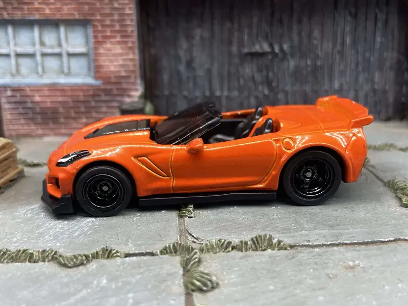Custom Hot Wheels 2019 Chevy Corvette Zr1 Convertible In Orange With Black 5 Spoke Race Wheels With Rubber Tires 1