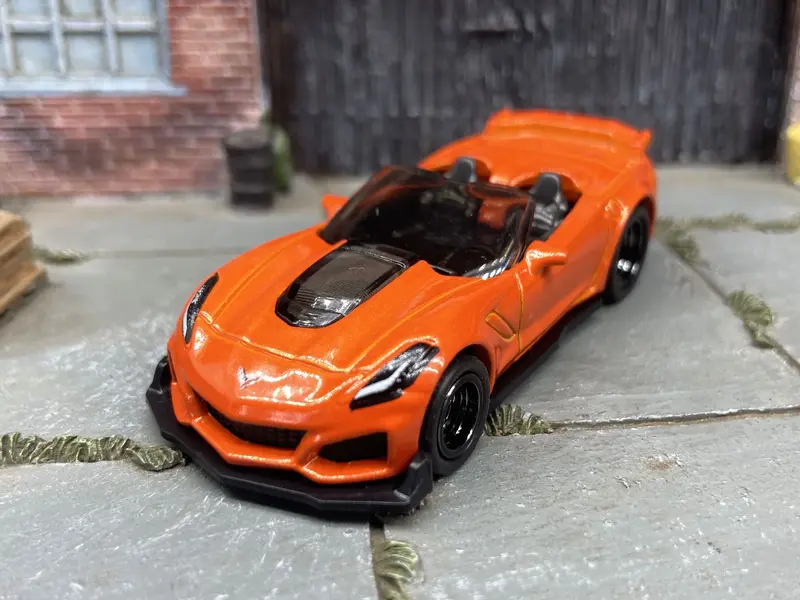 Custom Hot Wheels 2019 Chevy Corvette Zr1 Convertible In Orange With Black 5 Spoke Race Wheels With Rubber Tires 2