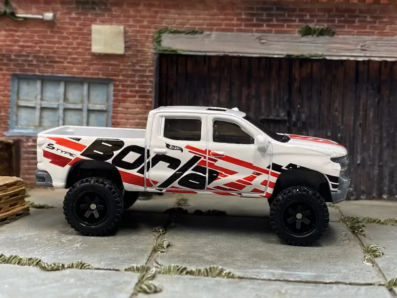 Custom Hot Wheels - 2019 Chevy Silverado Trail Boss Lt 4X4 - White And Red Borla - Satin Black 6 Spoke Wheels - Off Road Rubber Tires 1