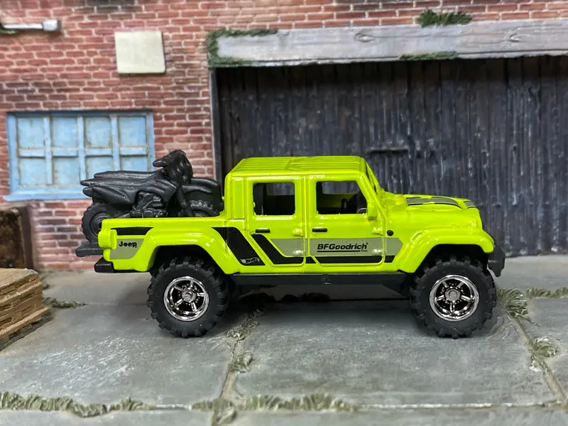 Custom Hot Wheels - 2020 Jeep Gladiator - Bright Green - Chrome Mag Wheels - Rubber Tires 1