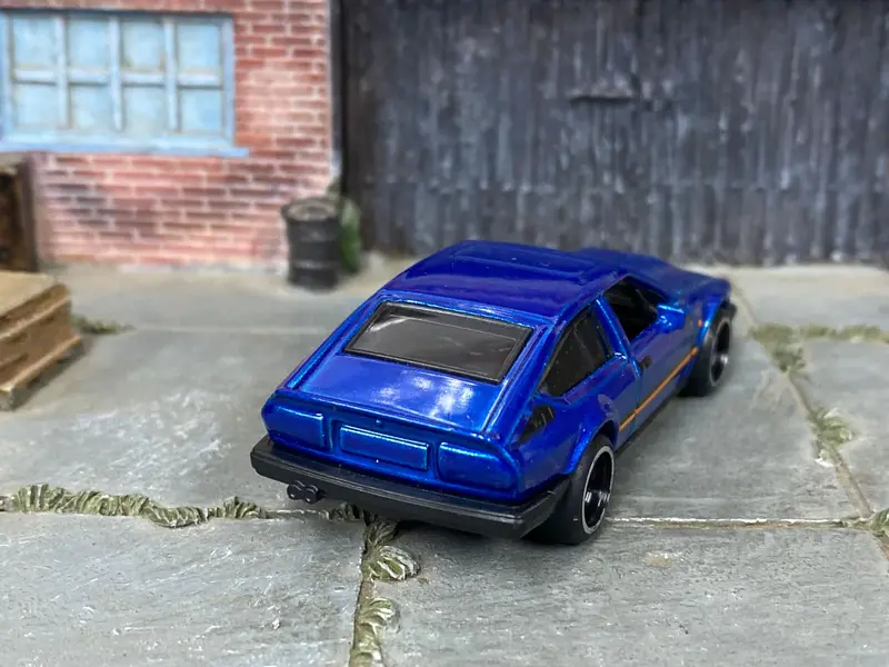 Custom Hot Wheels - Alfa Romeo Gtv6 3.0 - Blue And Black - Black And Chrome Mag Wheels - Rubber Tires 2