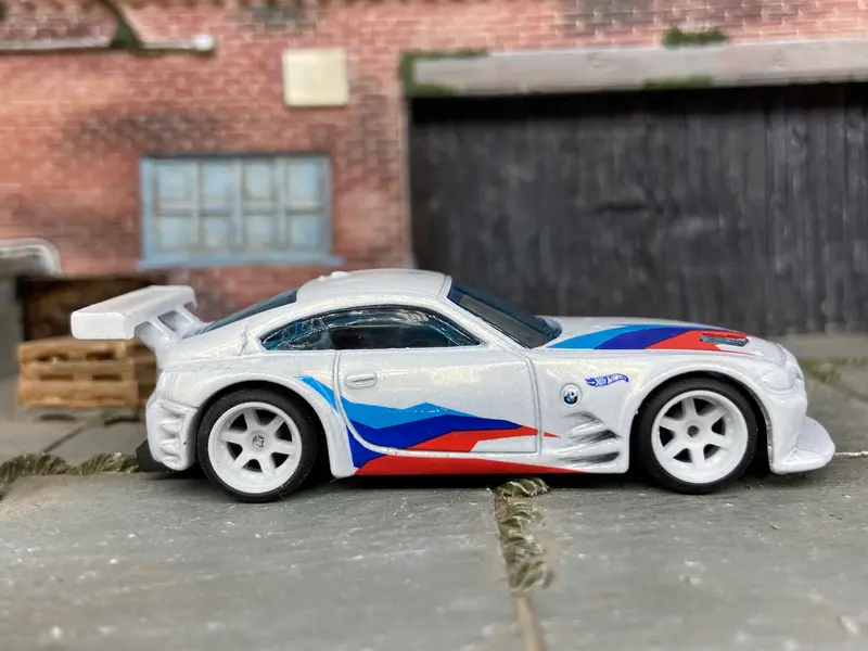 Custom Hot Wheels Bmw Z4m In Pearl White With 6 Spoke Race Wheels With Rubber Tires 1