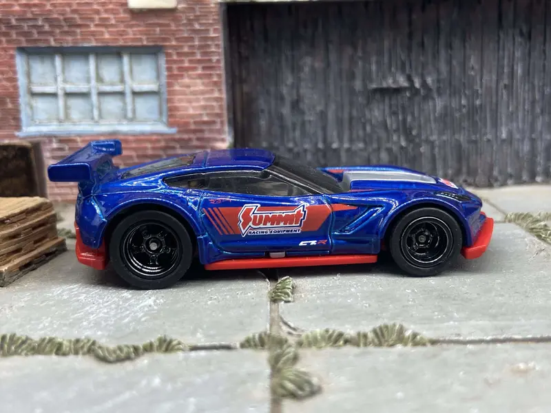 Custom Hot Wheels Chevy Corvette C7.R Race Car In Blue Summit Racing Livery With Black 5 Spoke Race Wheels With Rubber Tires 1