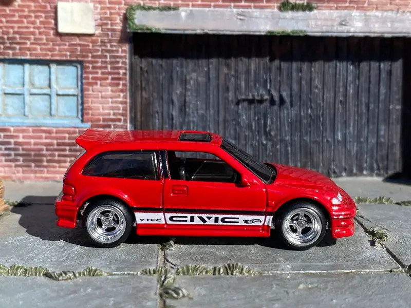Custom Hot Wheels - Honda Civic Ef - Red And White - Chrome 4 Spoke Wheels - Rubber Tires 1