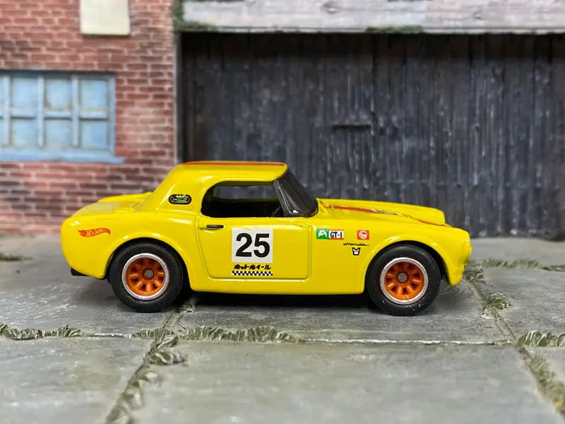 Custom Hot Wheels - Honda S800 Racing - Yellow And Red - Red And Chrome Mag Wheels - Rubber Tires 1