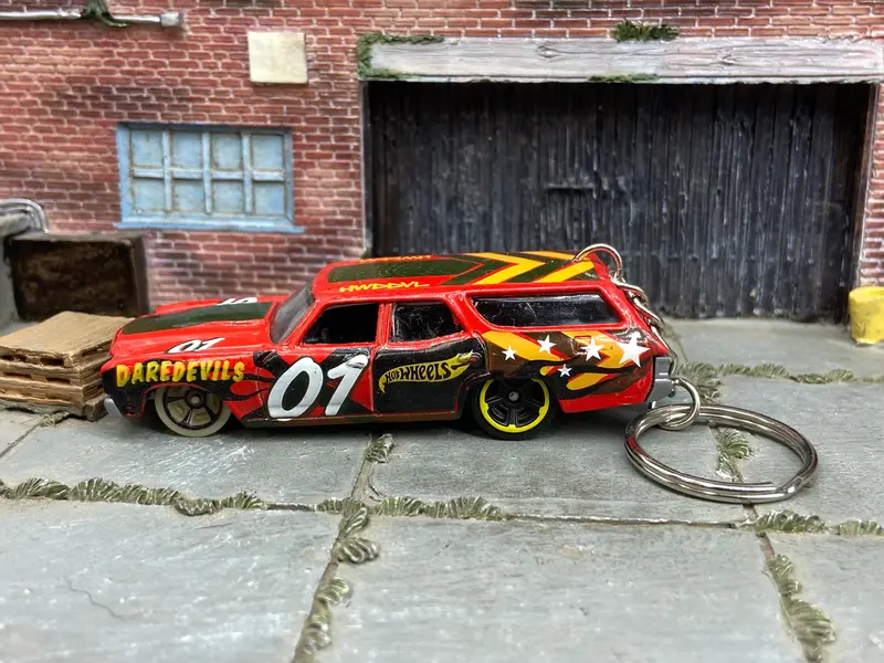 Custom Hot Wheels Keychain - Key Chain - Zipper Pull - 1970 Chevy Chevelle Station Wagon Daredevil Red 1