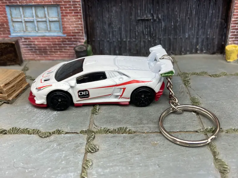Custom Hot Wheels Keychain - Key Chain - Zipper Pull - Lamborghini Huracan Lp 620-2 Super Trofeo In White And Red 1