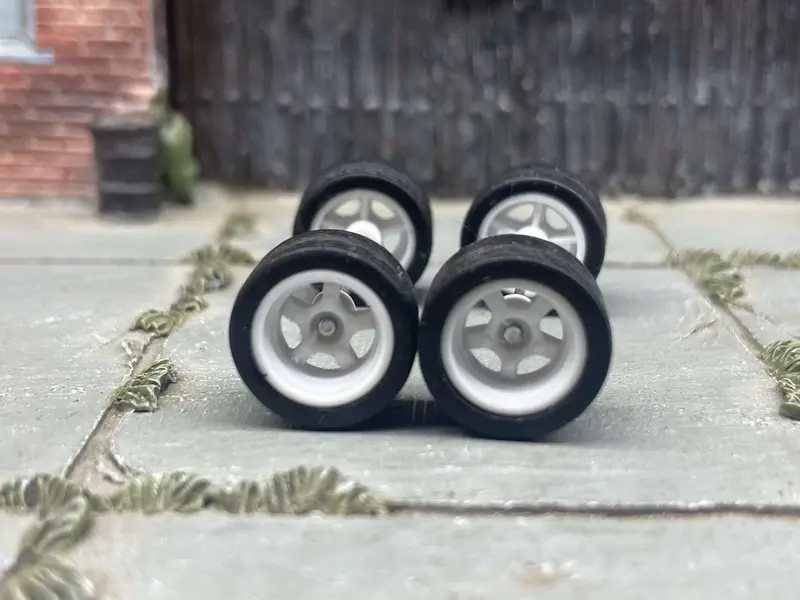 Custom Hot Wheels - Matchbox Rubber Tires & Wheels Rubber Tires And White 5 Spoke Deep Dish Wheels 12Mm - 12Mm 1