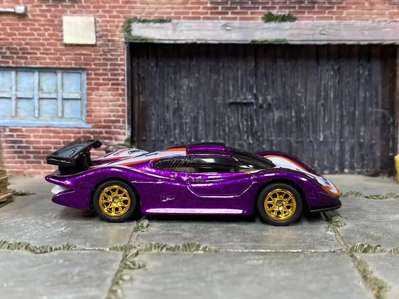 Custom Hot Wheels - Porsche 911 Gti-98 - Purple And White 27 - Gold Mag Wheels - Rubber Tires 1