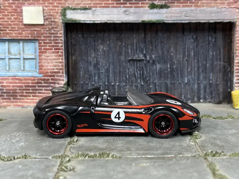 Custom Hot Wheels - Porsche 918 Spyder - Black And Red - Black And Red Mag Wheels - Rubber Tires 1