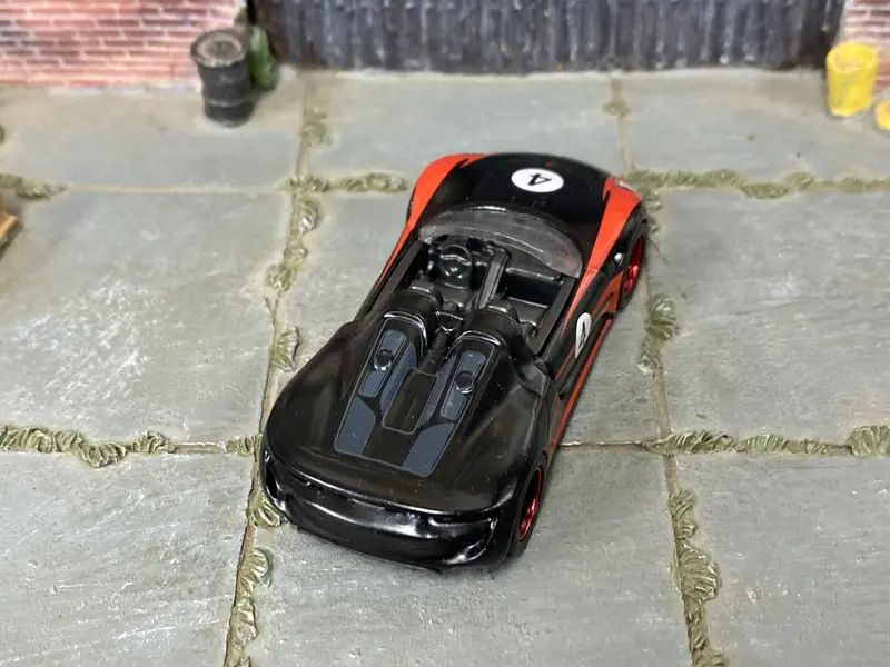Custom Hot Wheels - Porsche 918 Spyder - Black And Red - Black And Red Mag Wheels - Rubber Tires 2