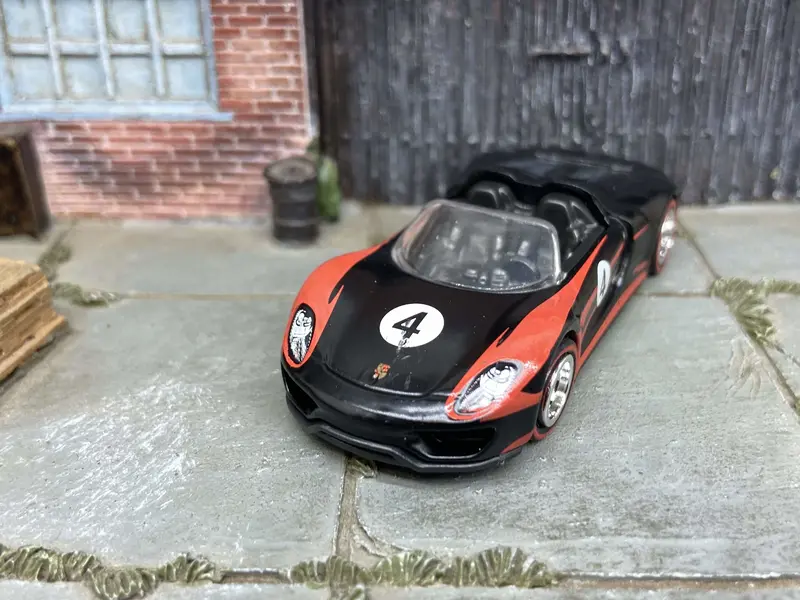 Custom Hot Wheels - Porsche 918 Spyder - Black And Red - Chrome 5 Spoke Wheels - Redline Rubber Tires 2