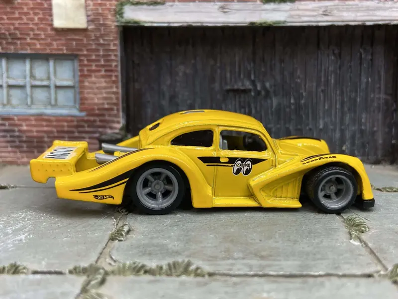 Custom Hot Wheels Vw Volkswagen Kafer Racer In Mooneyes Yellow And Black With Gray American Racing Wheels Rubber Tires 1