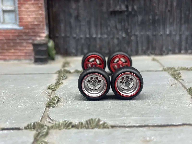 Custom Hot Wheels Wheels And Matchbox Rubber Tires - Chrome And Red 4 Spoke Wheels Rubber Tires 10Mm & 10Mm 1