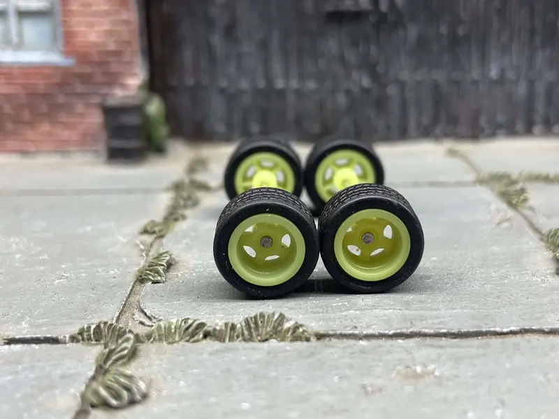 Custom Hot Wheels Wheels And Matchbox Rubber Tires - Yellow 5 Spoke Wheels Rubber Tires 10Mm & 10Mm 1