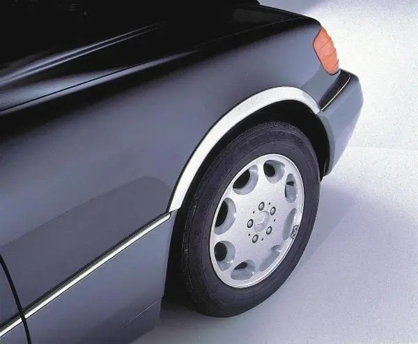 Fender Trim - Mercedes 1