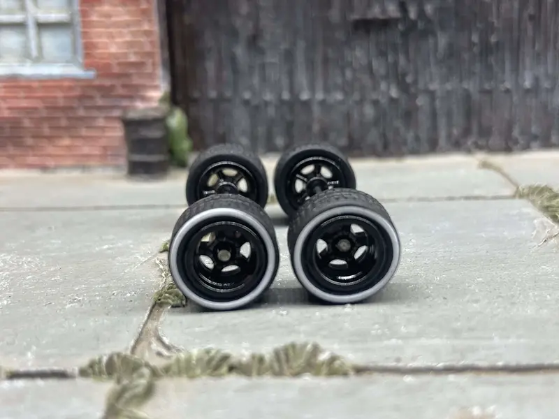 Hot Wheels Wheels And Matchbox White Wall Rubber Tires - 5 Spoke Mag Black Wheels 10Mm & 10Mm 1