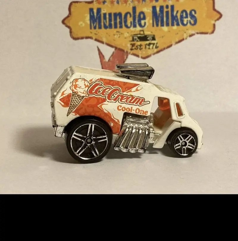 Hot Wheels White Cool-One #100/100 2004 Variation, Bright Orange 1