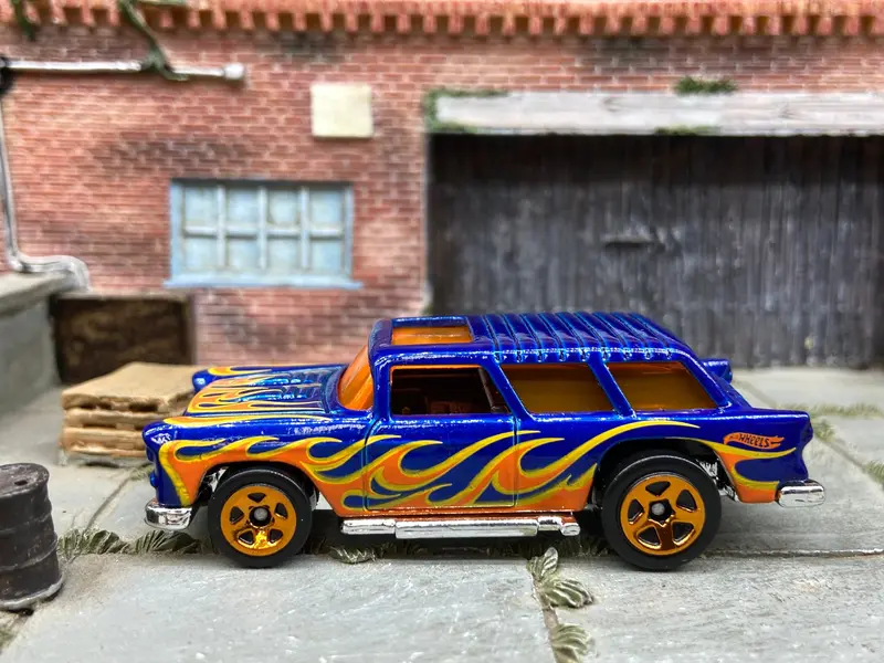 Loose Hot Wheels - 1955 Chevy Nomad - Blue With Flames 1