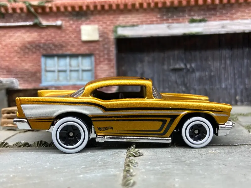 Loose Hot Wheels -1957 Chevy - Gold And Black 1
