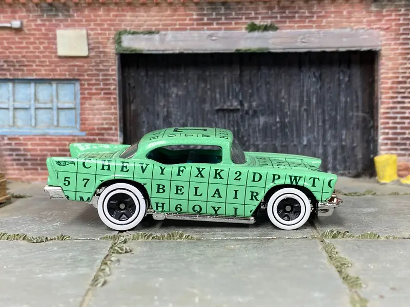 Loose Hot Wheels - 1957 Chevy - Green And White Art Car 1
