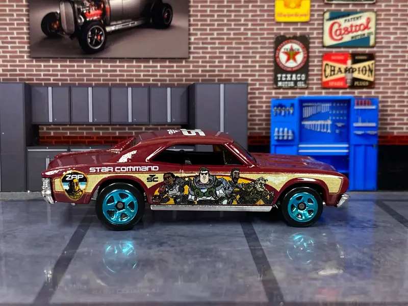 Loose Hot Wheels - 1967 Chevy Chevelle Ss - Dark Red Star Command Buzz Lightyear 1
