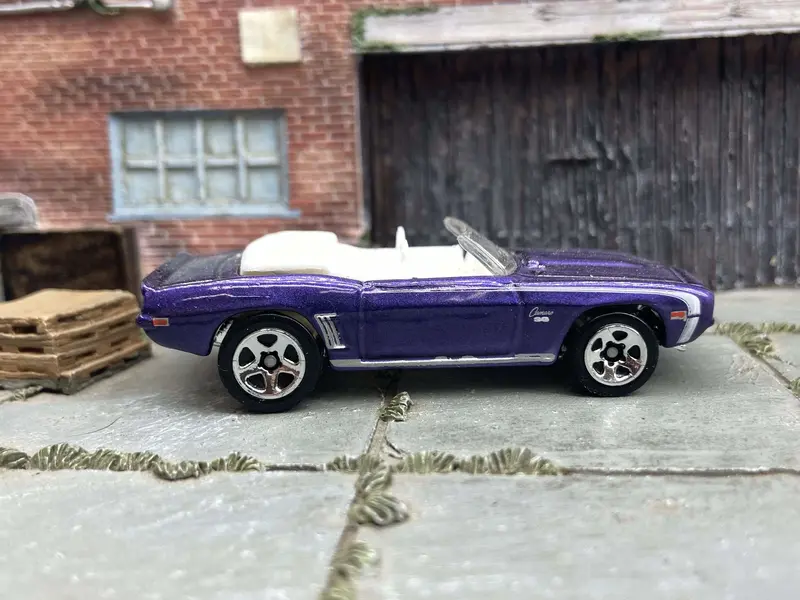 Loose Hot Wheels 1969 Chevy Camaro Convertible In Purple And White 1