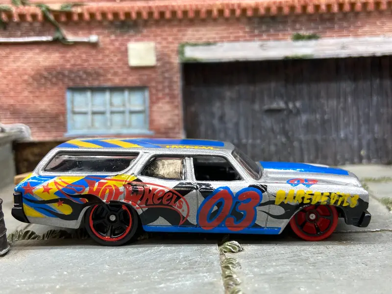 Loose Hot Wheels 1970 Chevy Chevelle Ss Station Wagon Dressed In Daredevils Silver And Blue Livery 1