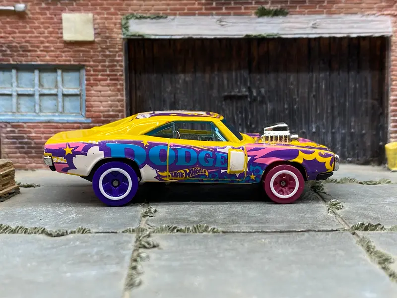 Loose Hot Wheels - 1970 Dodge Charger Supercharger Car - Yellow Art Car 1
