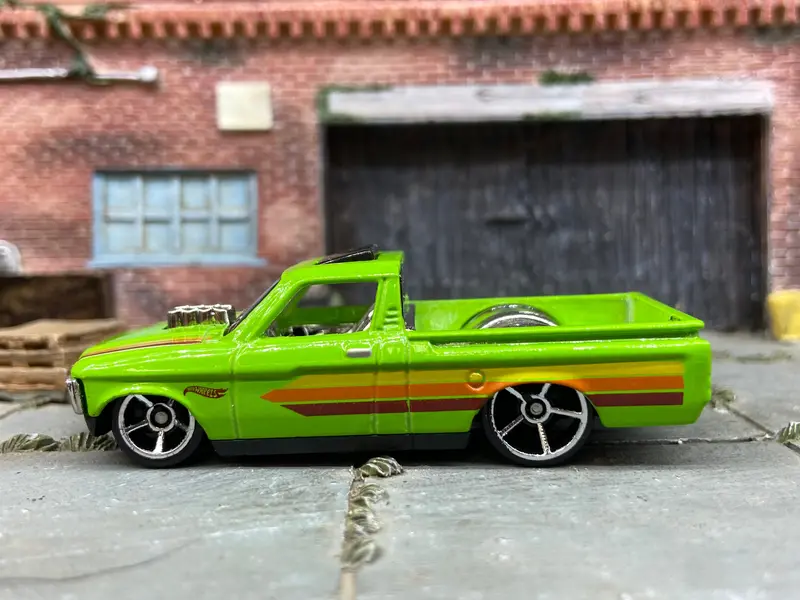 Loose Hot Wheels - 1971 Chevy Luv Pick Up Drag Truck - Green 1
