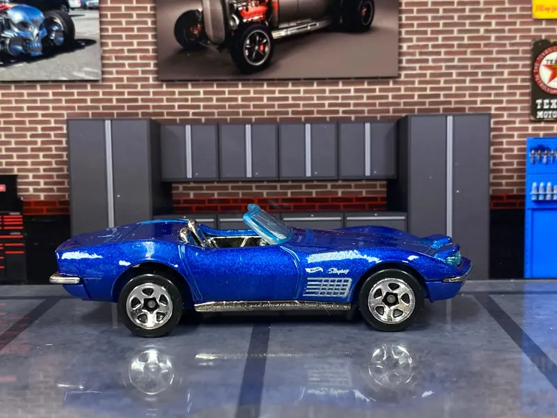 Loose Hot Wheels - 1972 Chevy Corvette Stingray - Blue 1