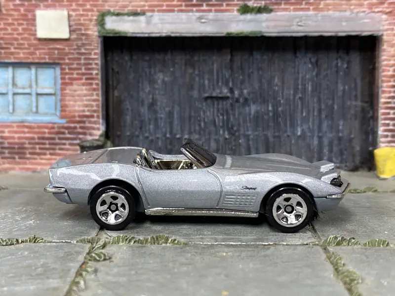 Loose Hot Wheels - 1972 Chevy Corvette Stingray - Silver 1