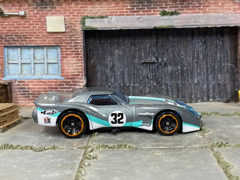 Loose Hot Wheels - 1976 Chevy Corvette Greenwood - Gray, Blue And White 1