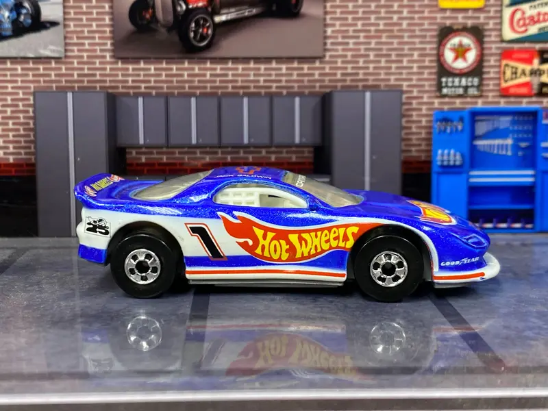 Loose Hot Wheels - 1992 Chevy Camaro Race Car (1995 Blackwall Wheels) - Blue And White Hot Wheels 1
