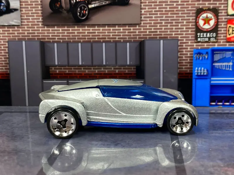 Loose Hot Wheels - 2002 Autonomy Concept - Blue And Silver 1