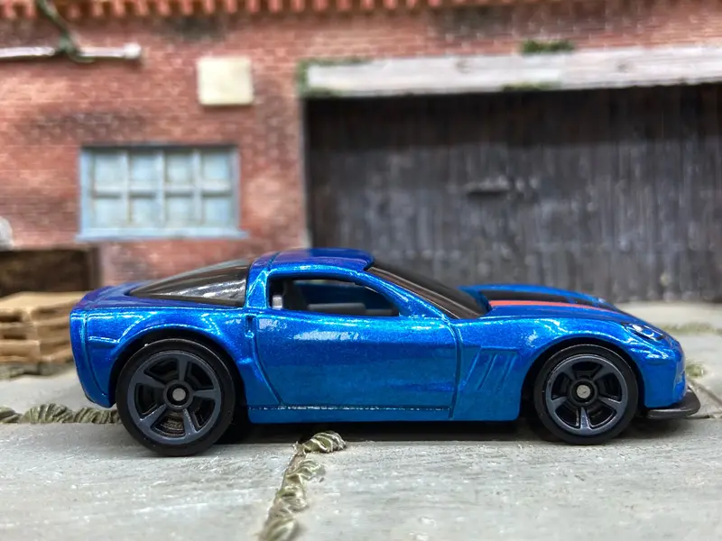 Loose Hot Wheels - 2011 Chevy Corvette Grand Sport - Blue, Black And Red 1