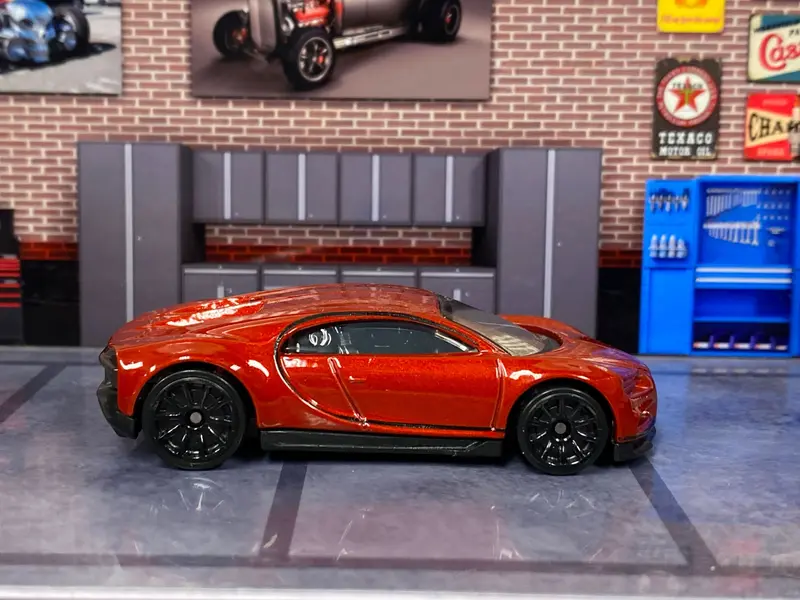 Loose Hot Wheels - 2016 Bugatti Chiron - Dark Red 1