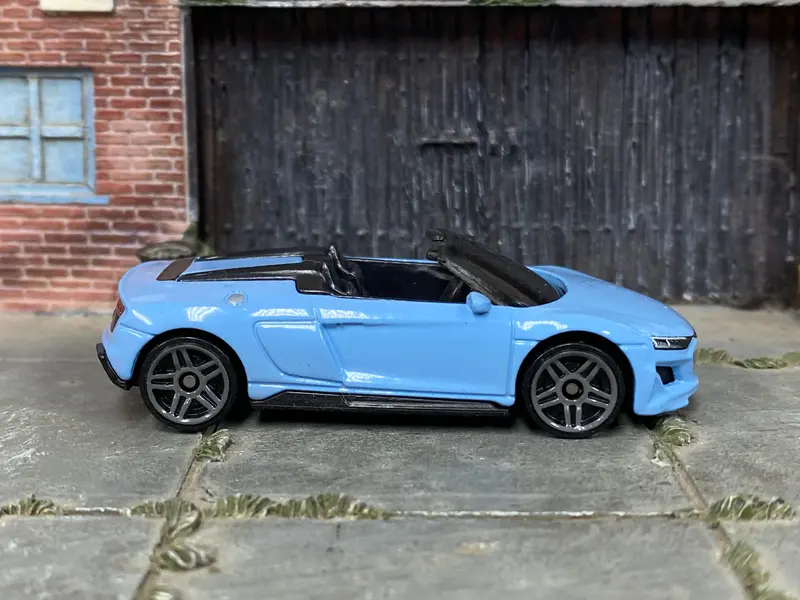 Loose Hot Wheels - 2019 Audi R8 Spyder - Light Blue 1
