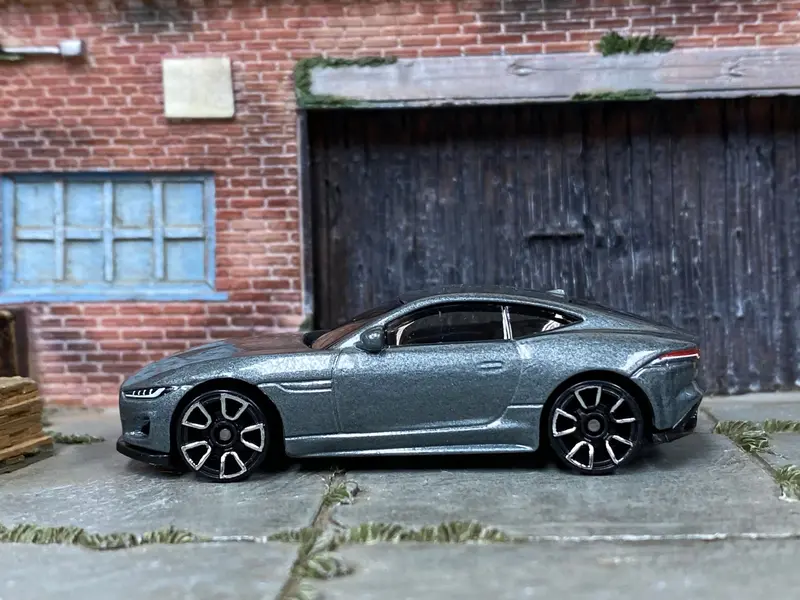 Loose Hot Wheels - 2020 Jaguar F-Type - Gray 1