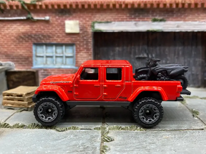 Loose Hot Wheels - 2020 Jeep Gladiator - Red 1