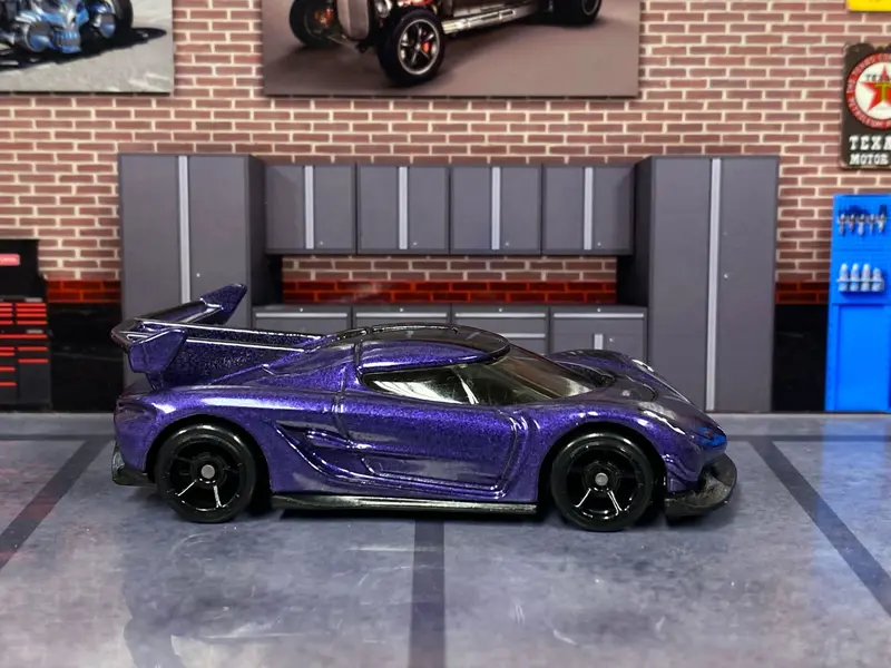 Loose Hot Wheels - 2020 Koenigsegg Jesko - Purple 1