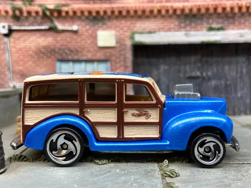 Loose Hot Wheels 40'S Woody Dressed In Blue Surf Beat Livery 1