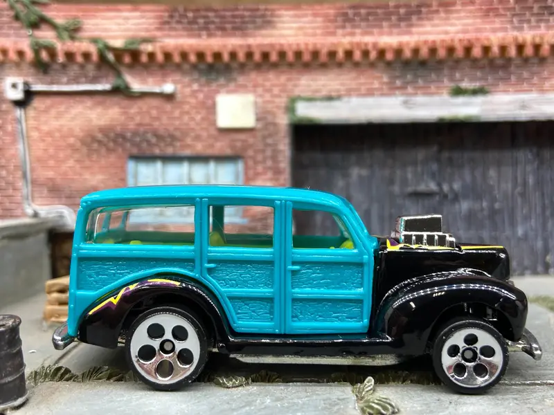 Loose Hot Wheels 40'S Woody Dressed In Light Blue And Black 1