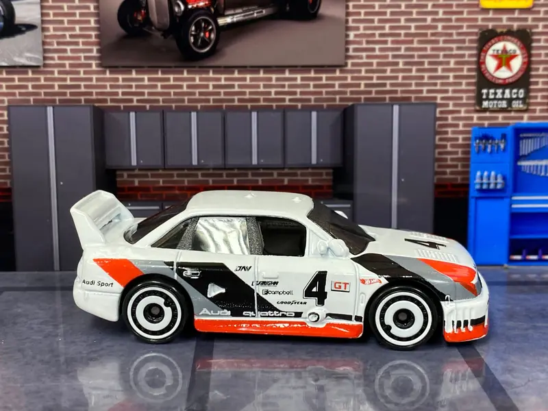 Loose Hot Wheels - Audi 90 Quattro - White, Red, Gray And Black 4 1